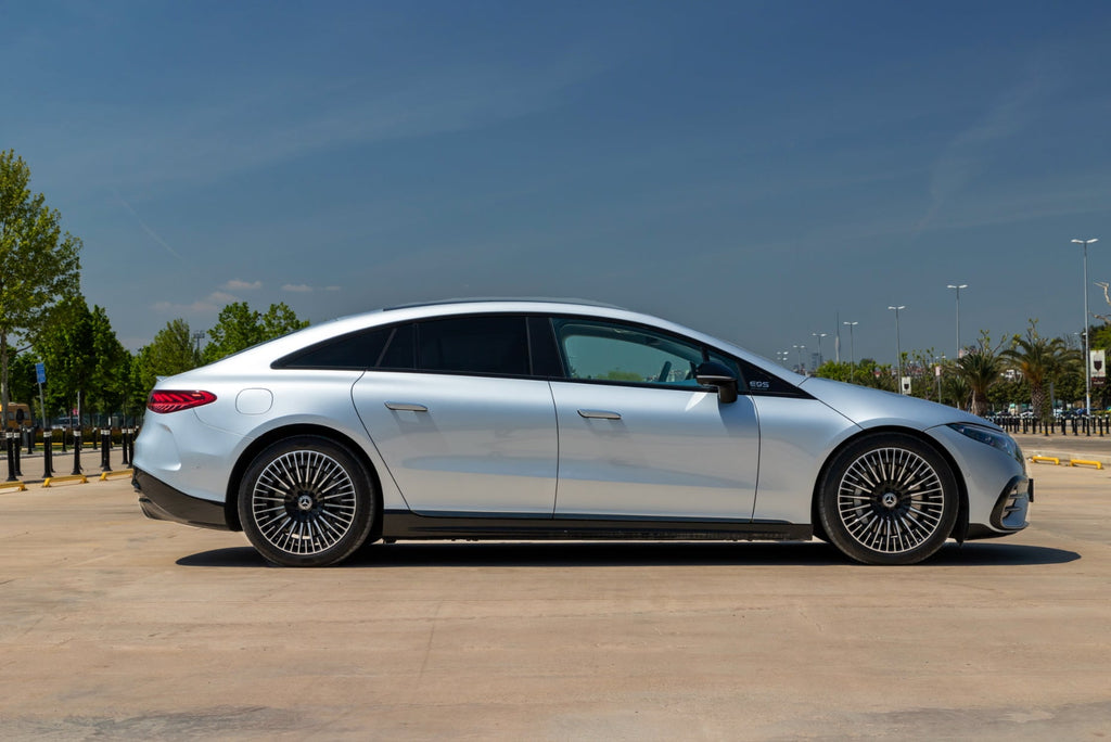 All-new Mercedes-Benz EQS: An electric luxury car!